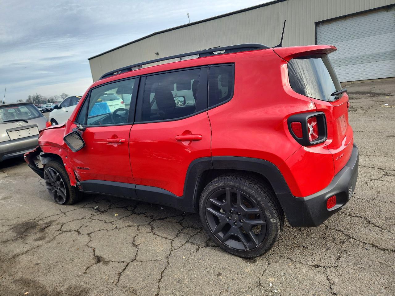 2022 Jeep Renegade VIN ZACNJDB11NPN89218 photo 2