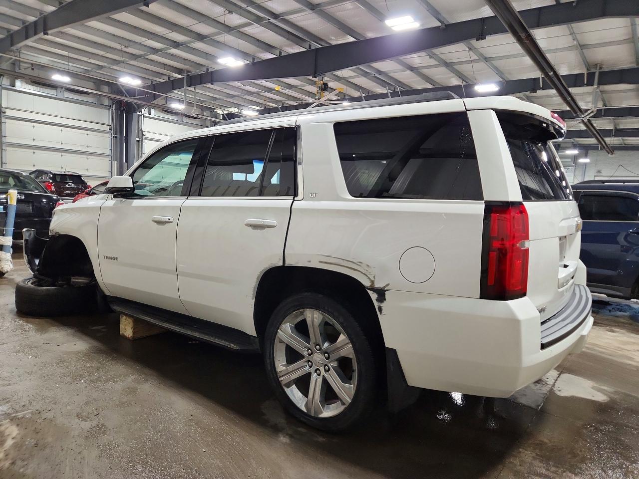 2019 Chevrolet Tahoe VIN 1GNSKBKC6KR398150 photo 2
