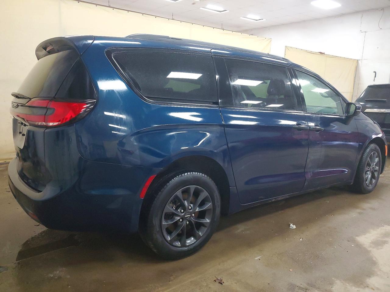 2021 Chrysler Pacifica VIN 2C4RC3BG6MR606568 photo 3