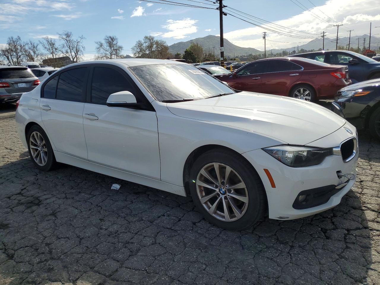 2017 BMW 3 series VIN WBA8E1G32HNU15570 photo 4