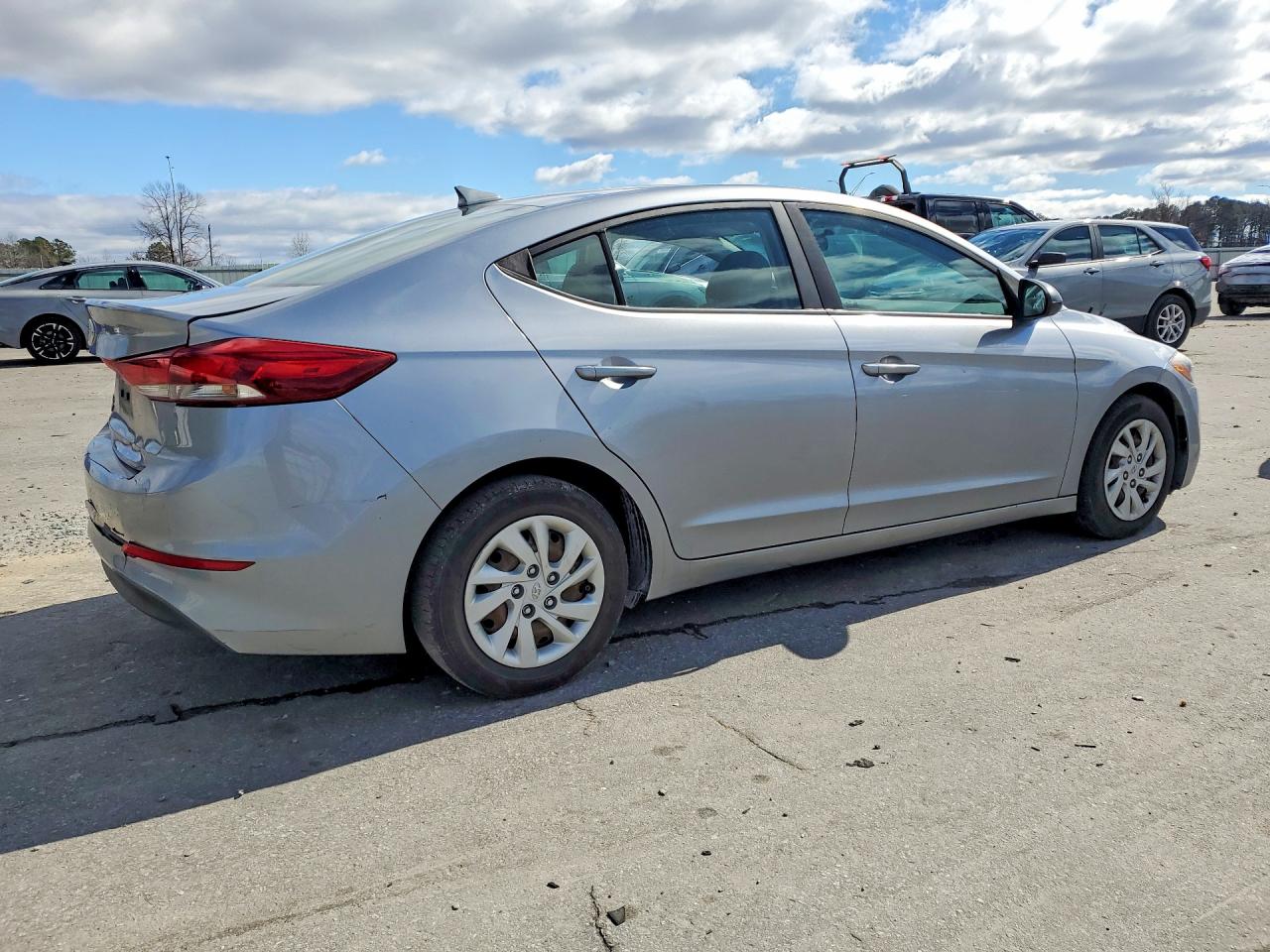 2017 Hyundai Elantra VIN 5NPD74LFXHH067031 photo 3