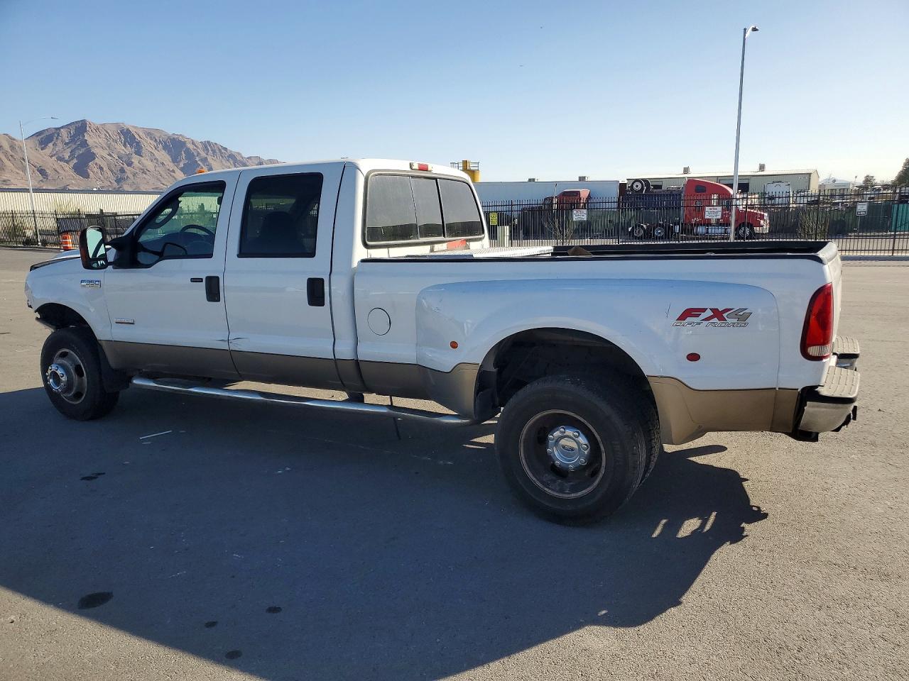 2006 Ford F350 VIN 1FTWW33PX6EA45915 photo 2