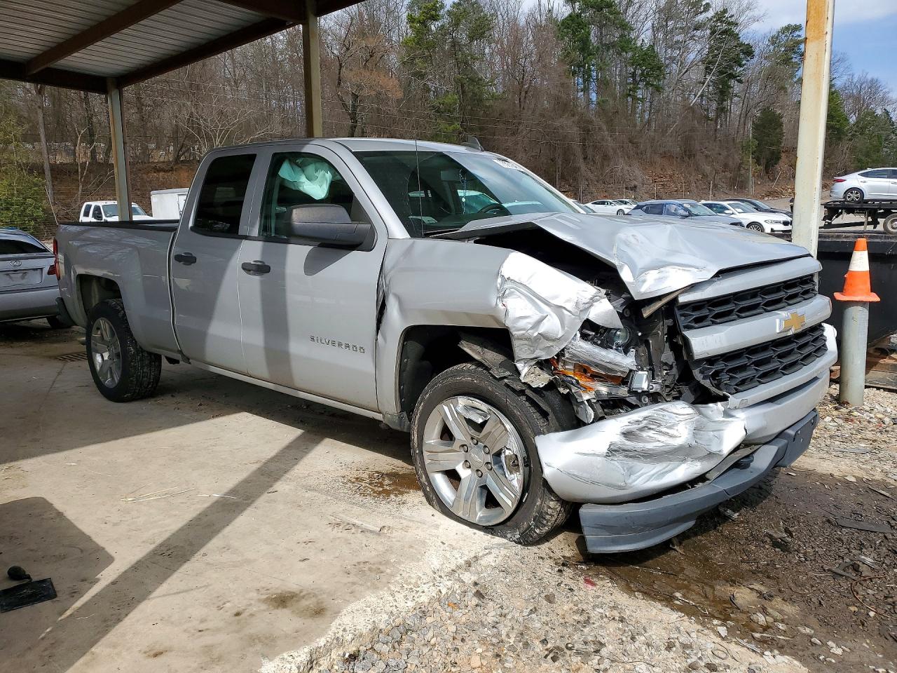 2018 Chevrolet All models VIN 1GCRCPECXJZ315461 photo 4