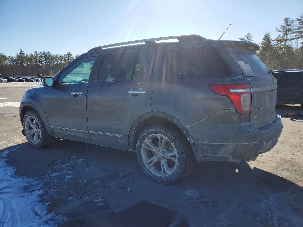 2015 Ford Explorer VIN 1FM5K8F88FGC44048 photo 2