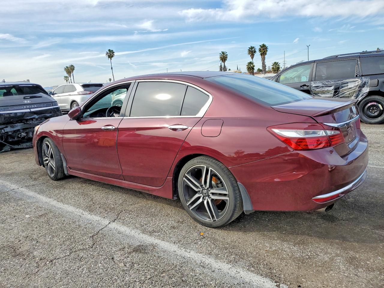 2016 HONDA Accord VIN 1HGCR2F57GA168368 photo 2