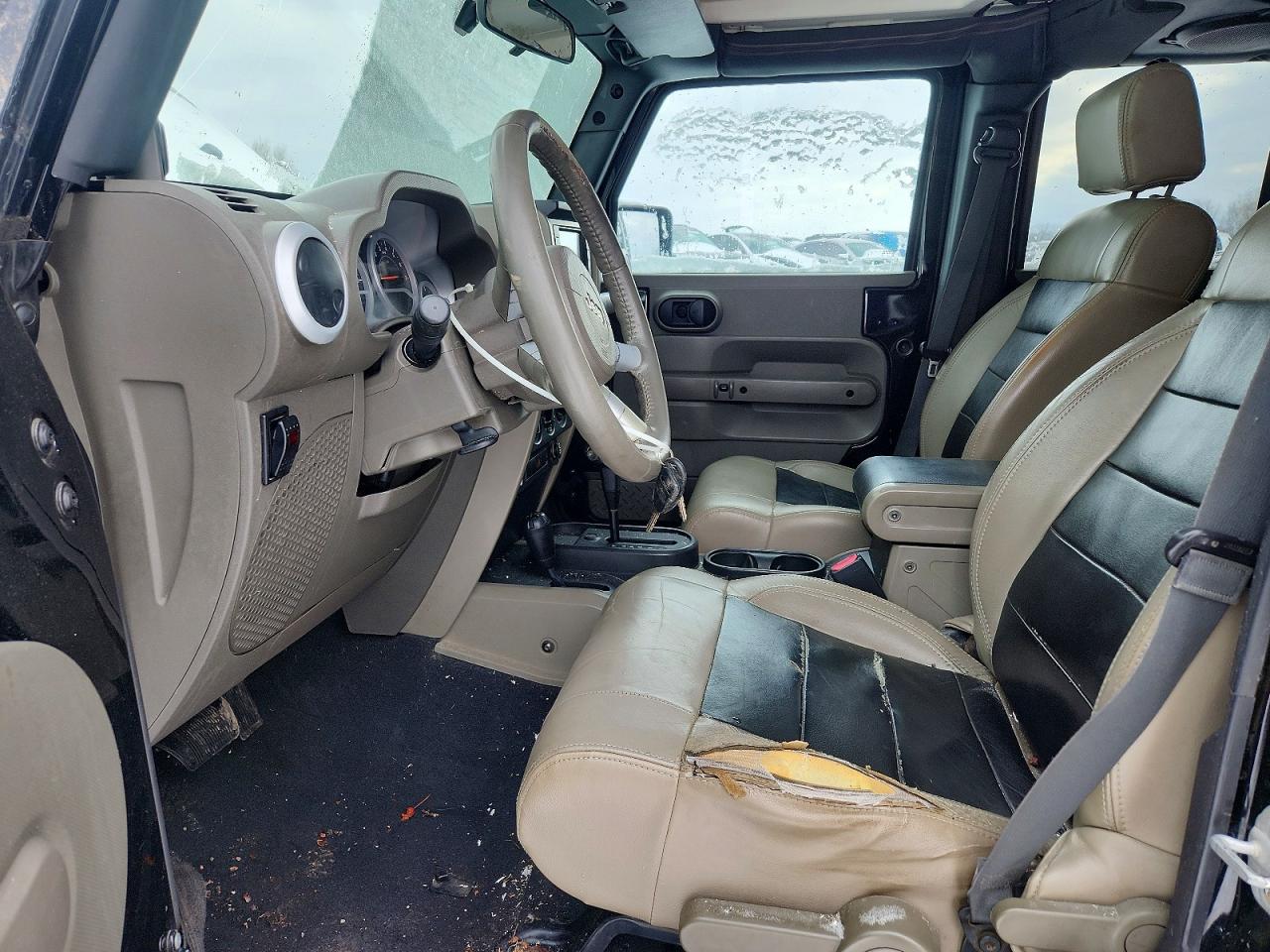 2008 Jeep Wrangler / VIN 1J4GA59148L637126 photo 7