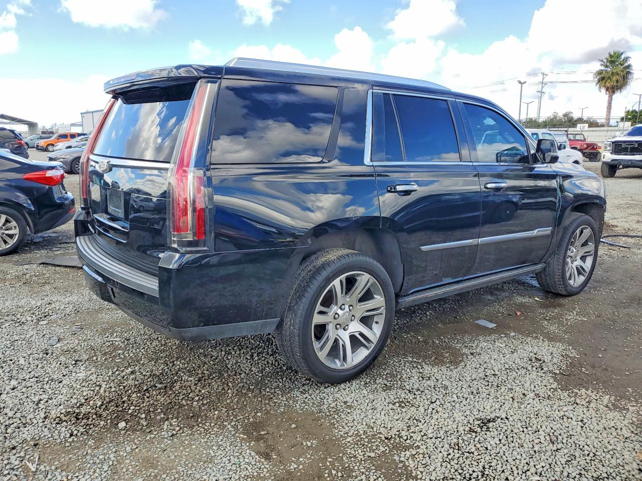 2016 Cadillac Escalade VIN 1GYS3CKJXGR390869 photo 3