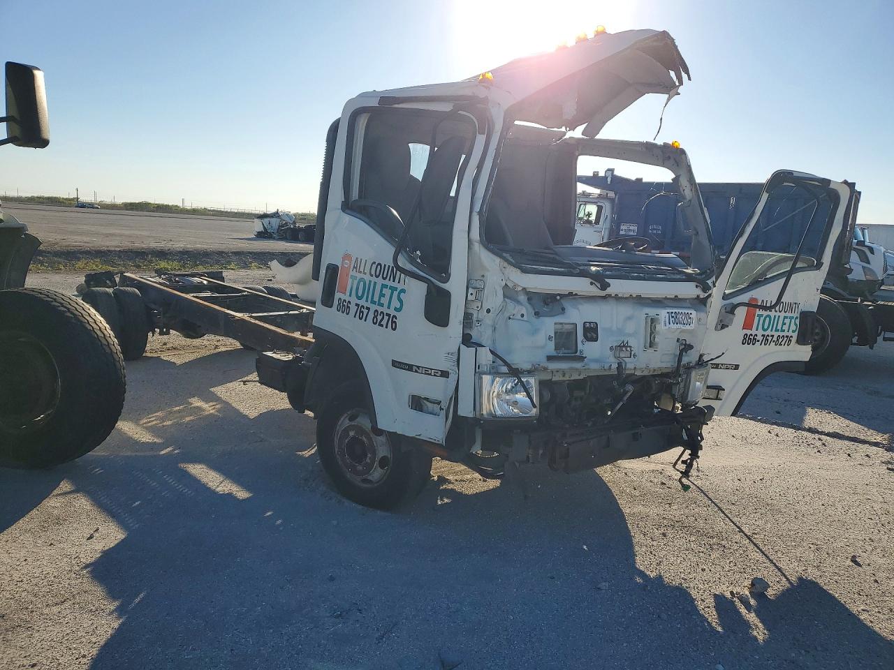 2021 Isuzu All models VIN 54DB4W1D6MS202798 photo 4