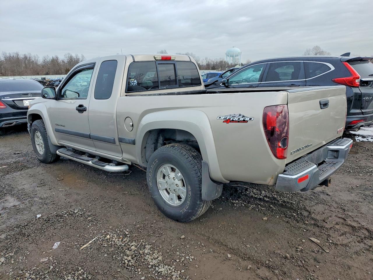 2005 GMC Canyon VIN 1GTDT196358213569 photo 2