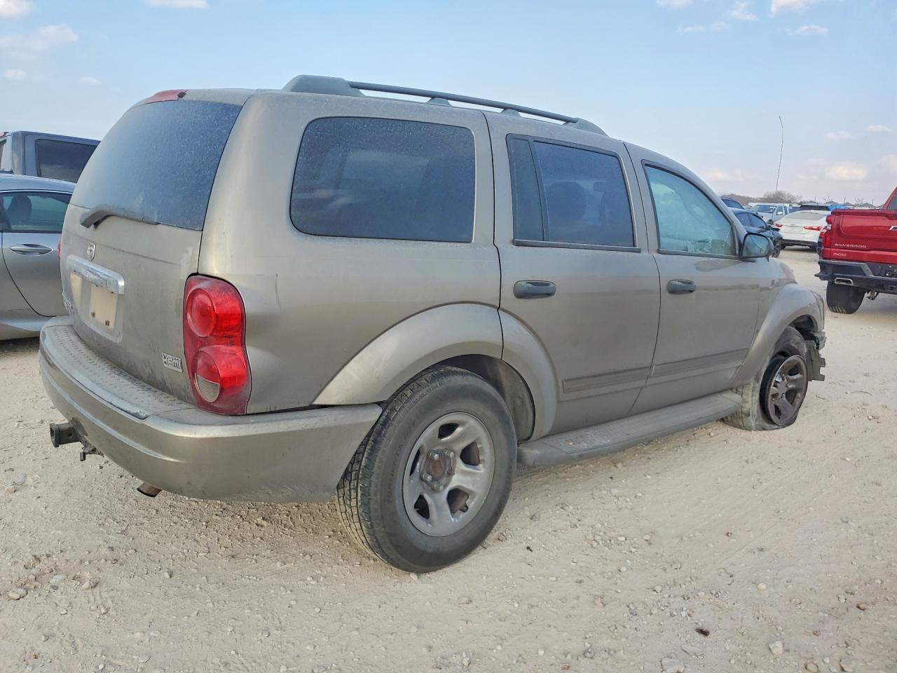 2005 Dodge Durango VIN 1D4HD48D55F517694 photo 3