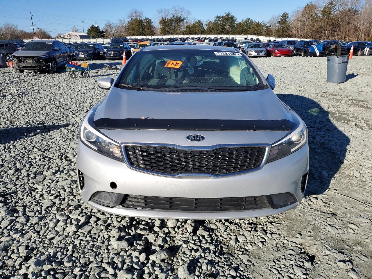 2018 Kia Forte VIN 3KPFL4A70JE193120 photo 5