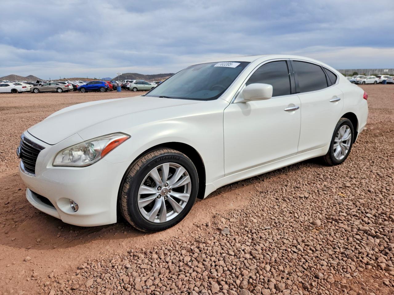 2011 Infiniti M56 VIN JN1AY1AR8BM570455 photo 1