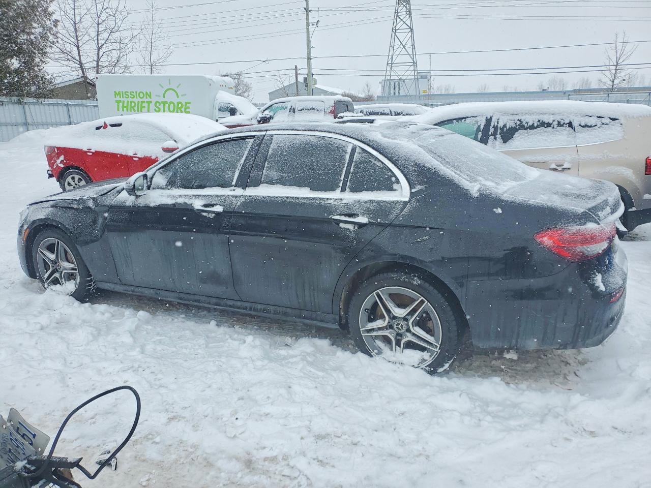 2022 Mercedes E-class VIN W1KZF5KB5NB022210 photo 2