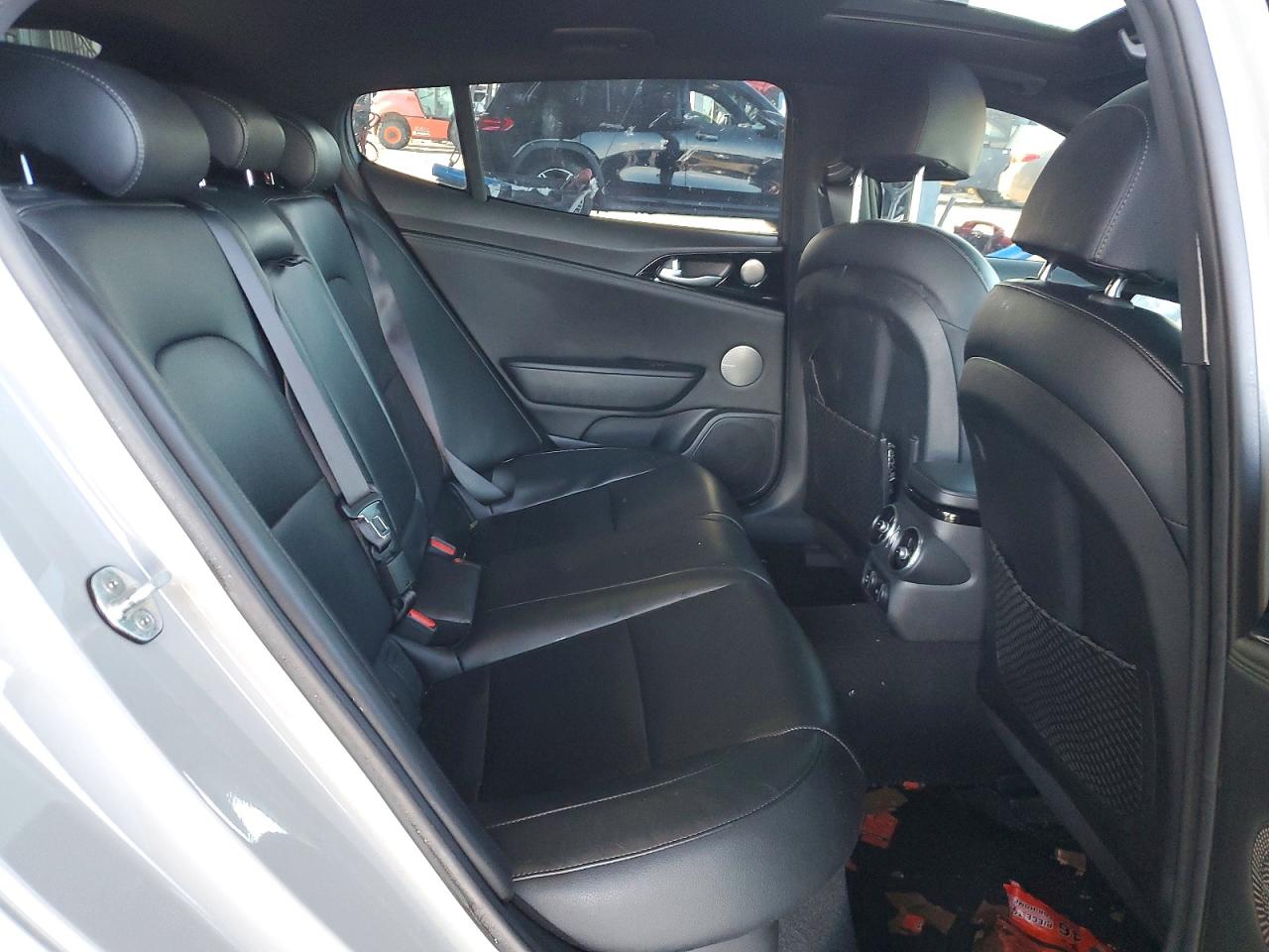 2022 Kia Stinger VIN KNAE35LD8N6110160 photo 10