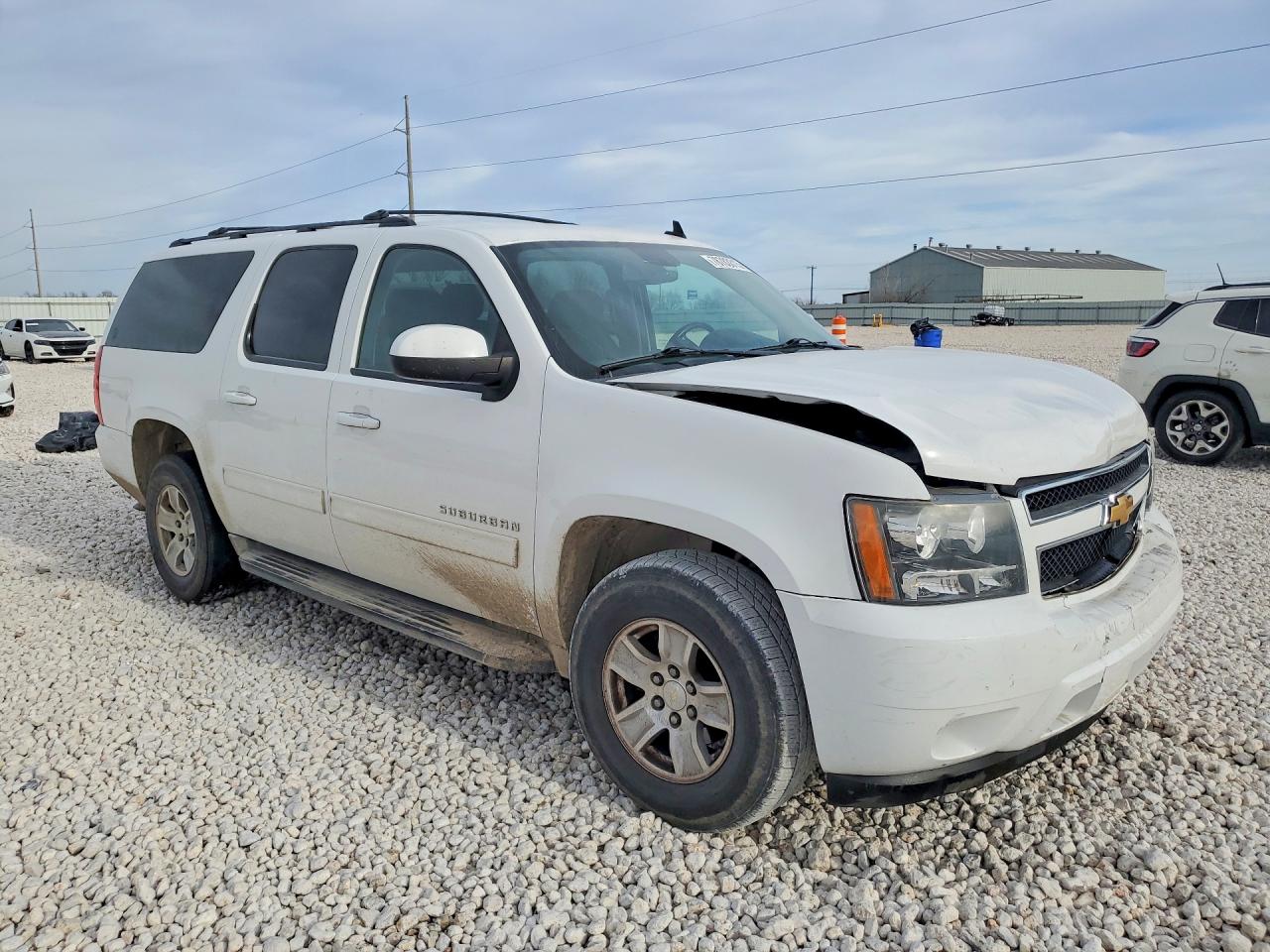 2014 Chevrolet Suburban VIN 1GNSCHE09ER136600 photo 4