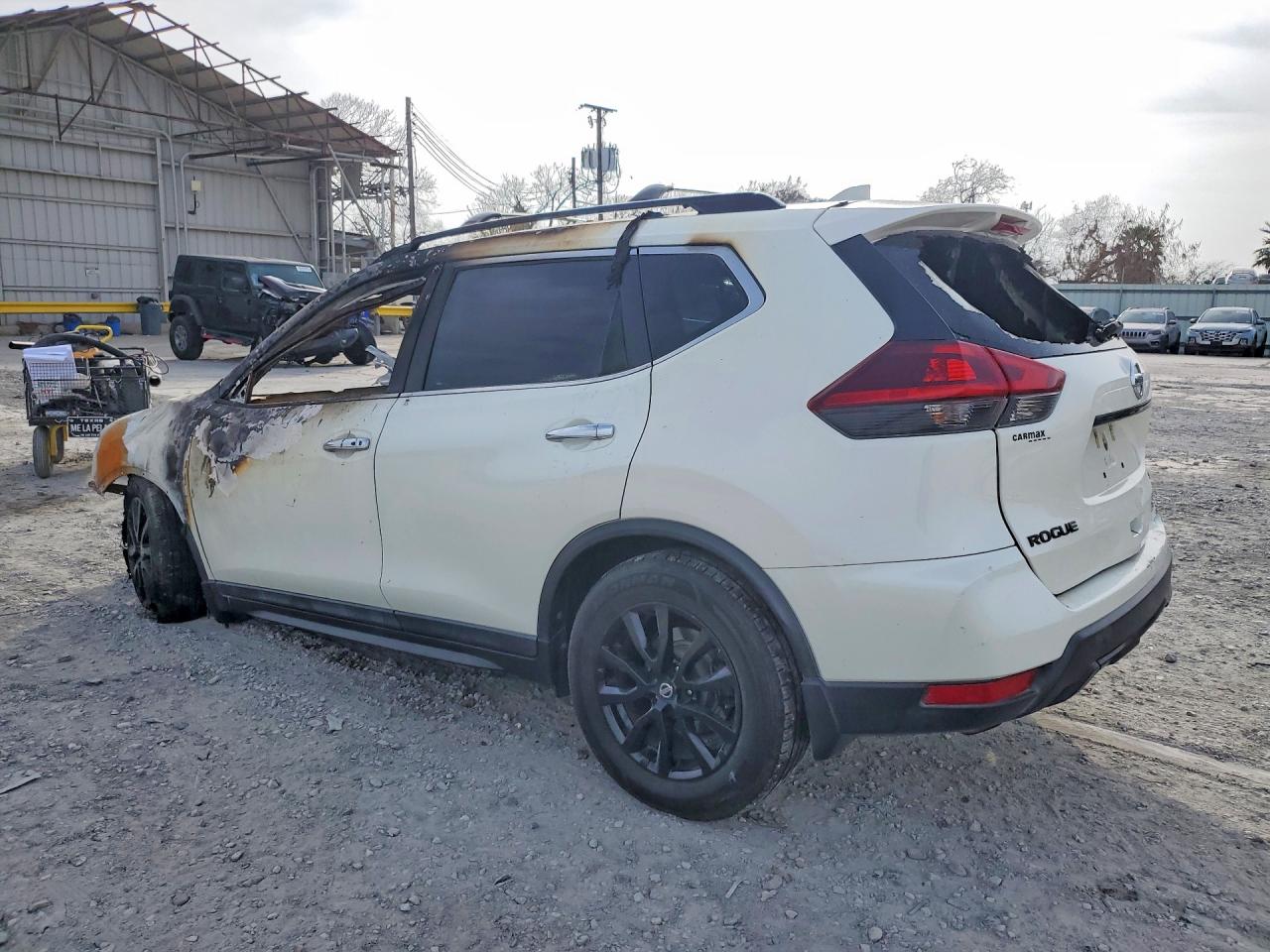 2018 NISS Rogue VIN 5N1AT2MT8JC817059 photo 2