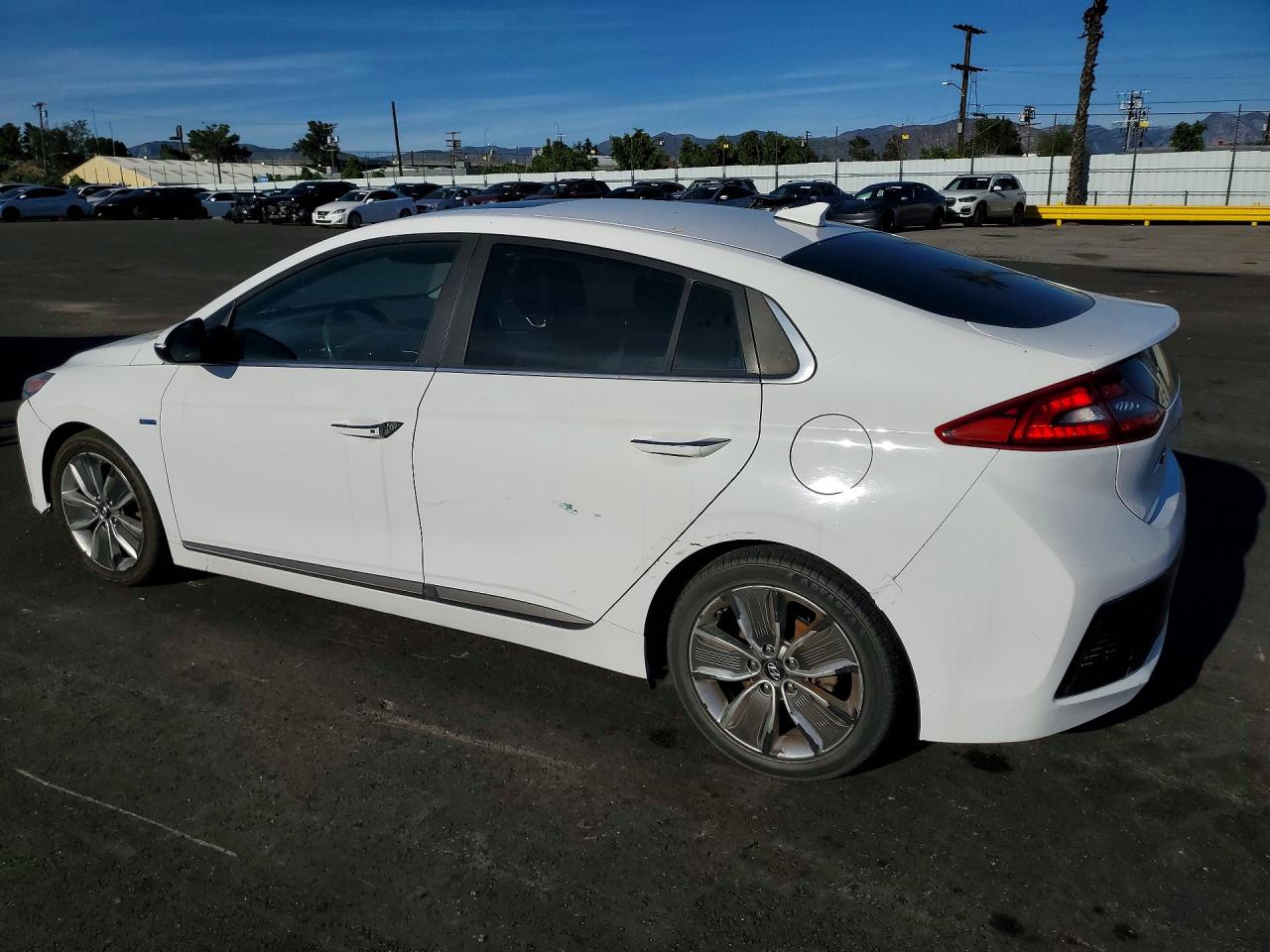 2018 Hyundai Ioniq VIN KMHC85LC3JU064144 photo 2