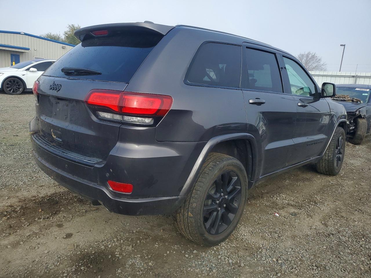 2018 Jeep Grand cher VIN 1C4RJFAG4JC400629 photo 3