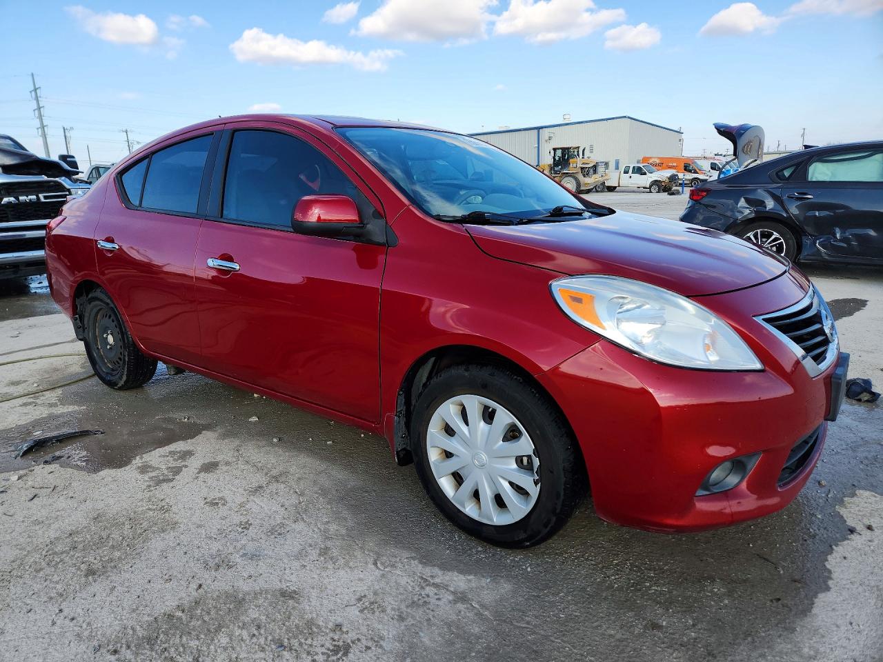 2013 Niss Versa VIN 3N1CN7AP7DL831929 photo 4