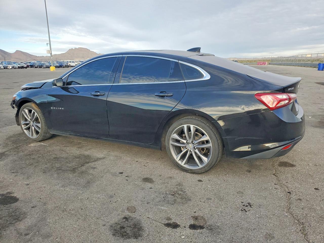 2022 CHEV Malibu VIN 1G1ZD5ST6NF168125 photo 2