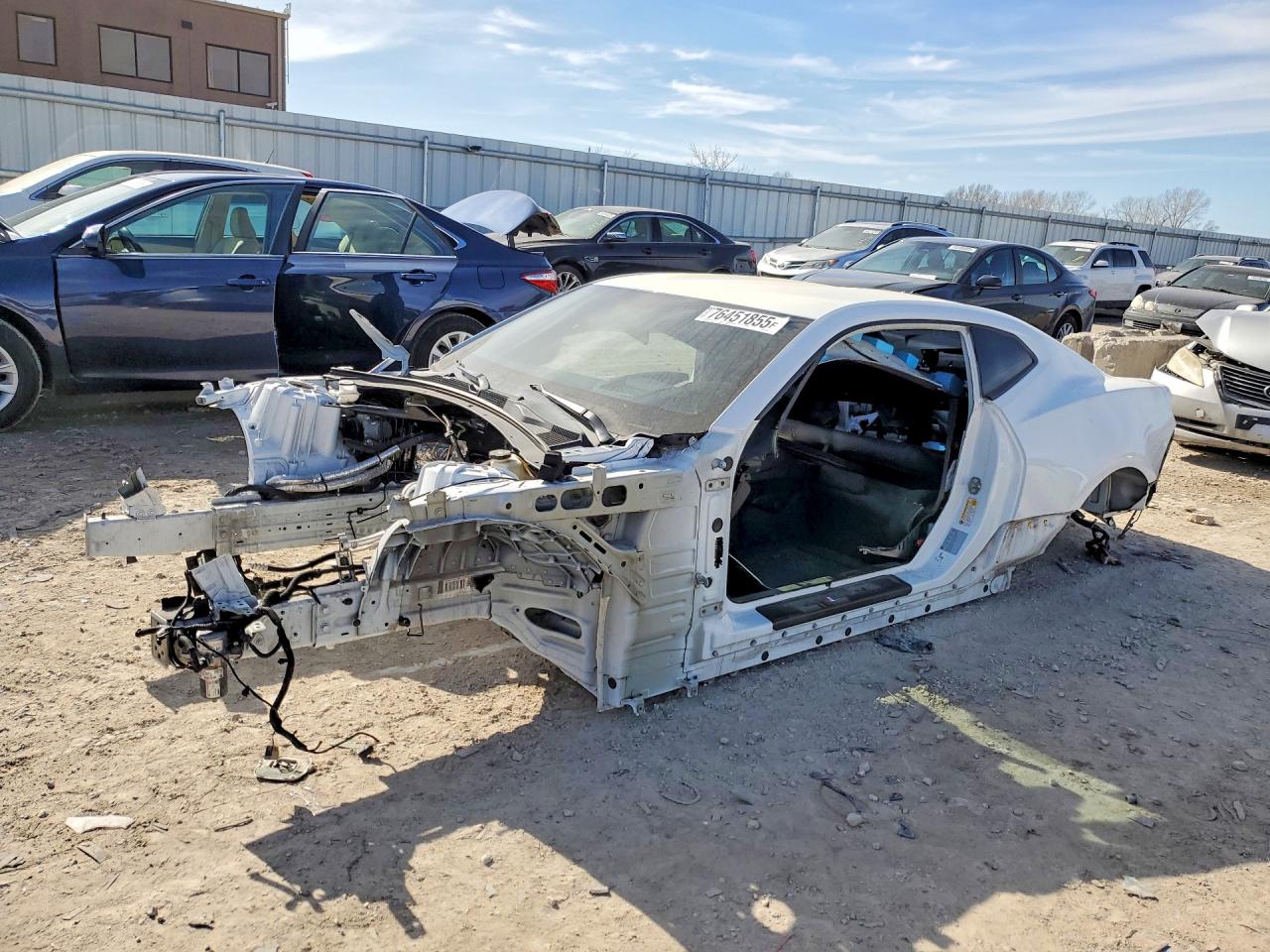 2018 CHEV Camaro VIN 1G1FJ1R61J0152545 photo 1