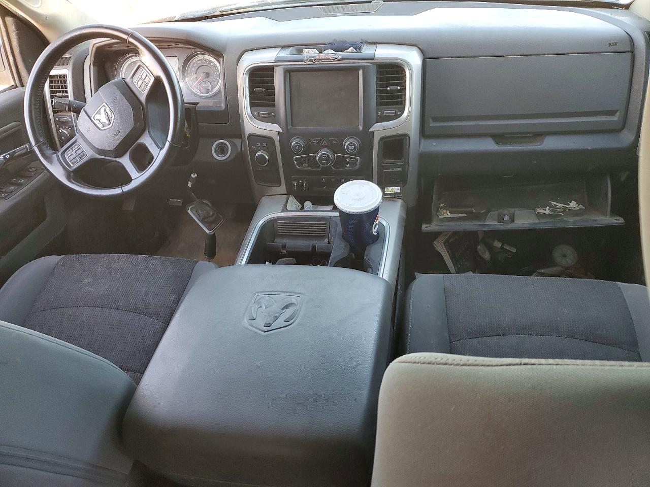 2017 Ram 2500 VIN 3C6UR5DL7HG561724 photo 8