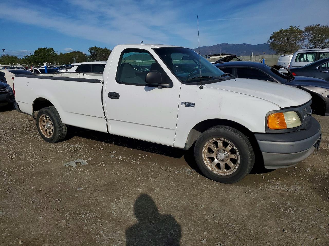 2004 Ford F150 VIN 2FTRF17224CA35995 photo 4