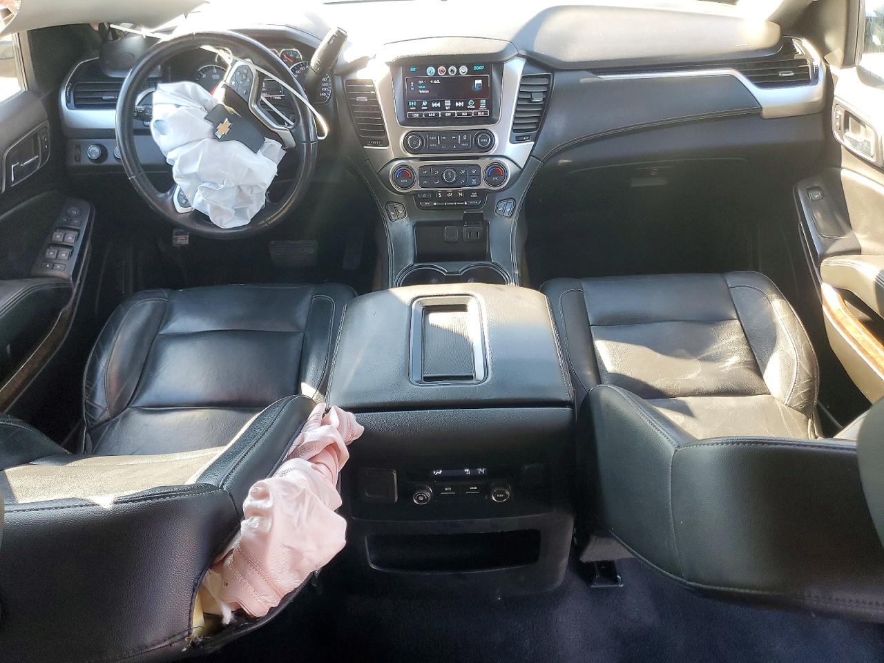 2019 Chevrolet Suburban VIN 1GNSKHKC2KR394535 photo 8