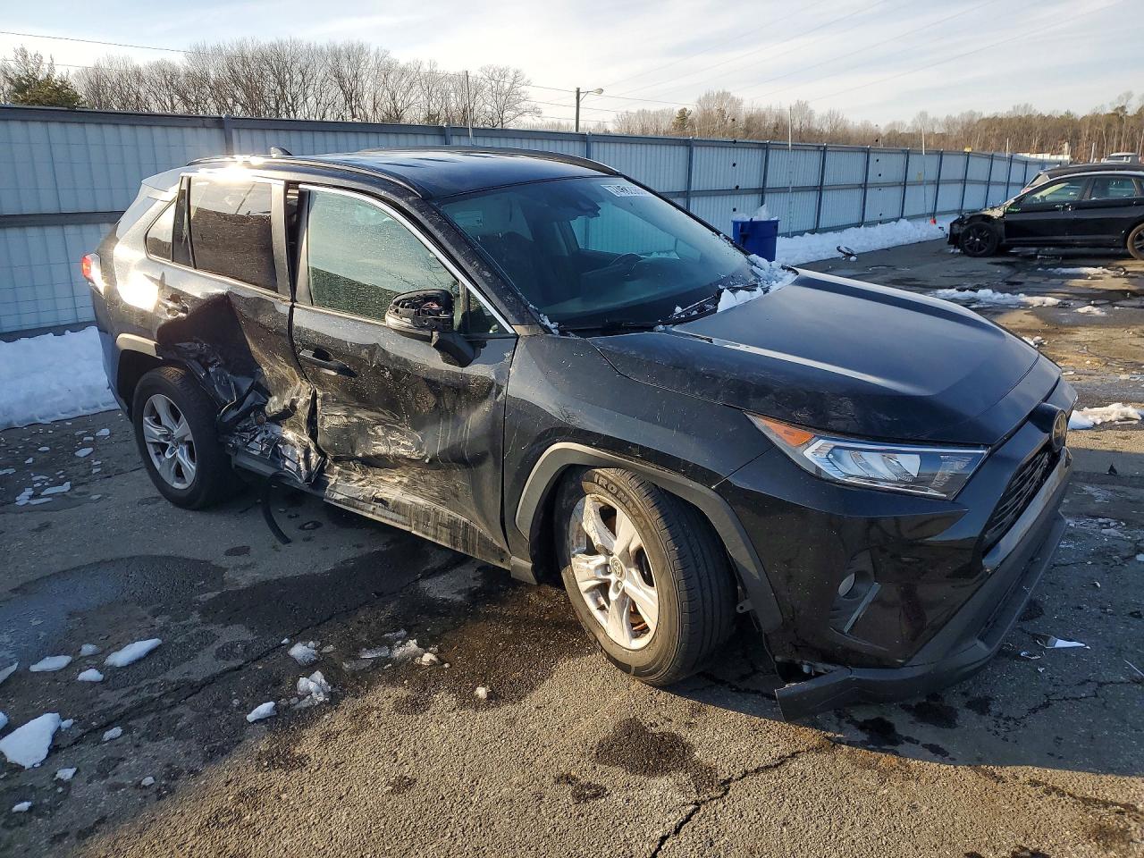 2021 Toyota Rav4 VIN 2T3W1RFV3MW129642 photo 4