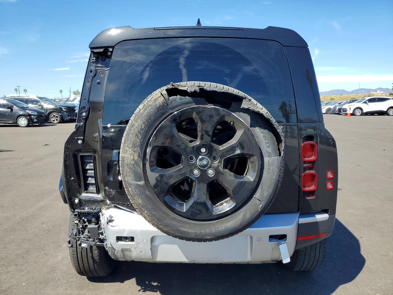 2025 Land Defender VIN SALEJ7EX3S2358808 photo 6