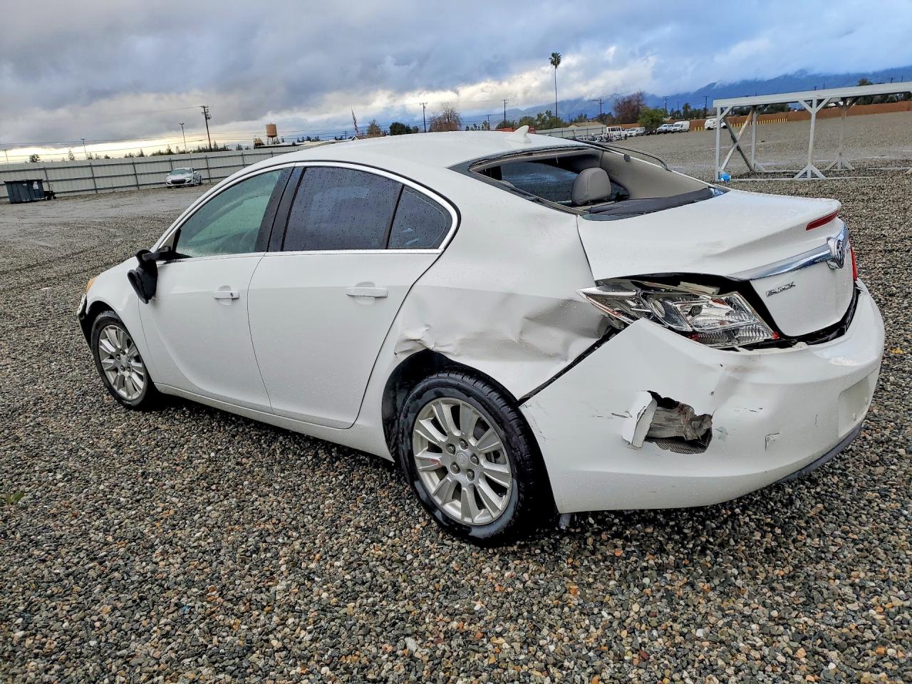 2012 Buick Regal VIN 2G4GR5ER7C9156762 photo 2