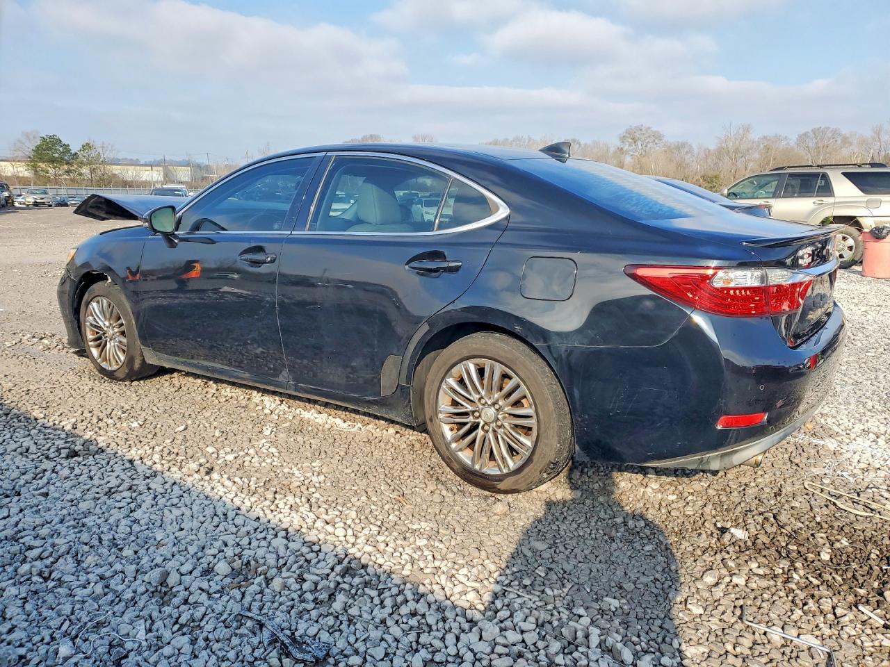 2015 Lexus ES350 VIN JTHBK1GG5F2172712 photo 2