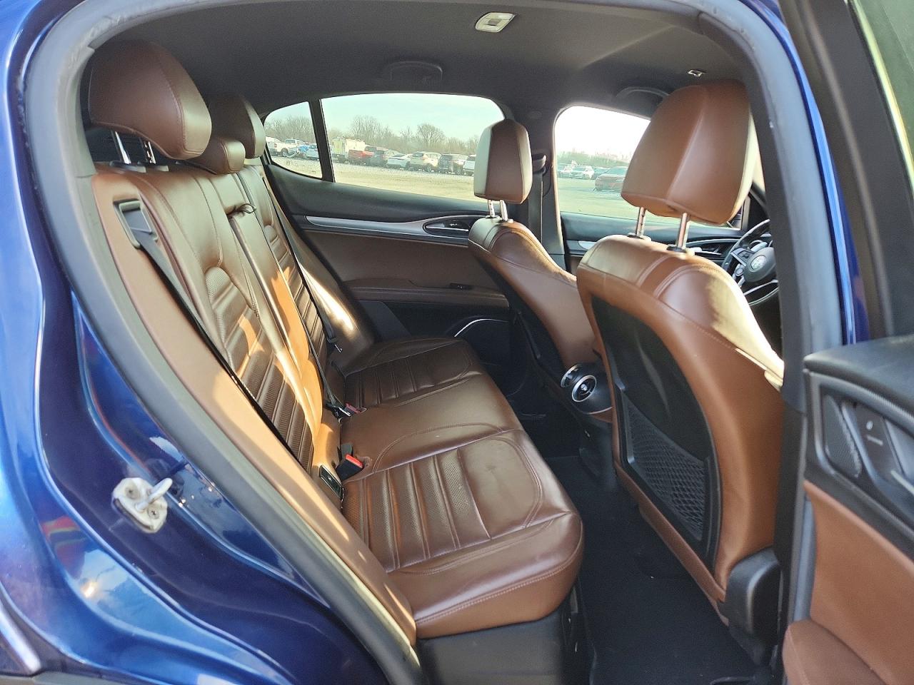 2018 Alfa Stelvio VIN ZASFAKNN6J7B72315 photo 11
