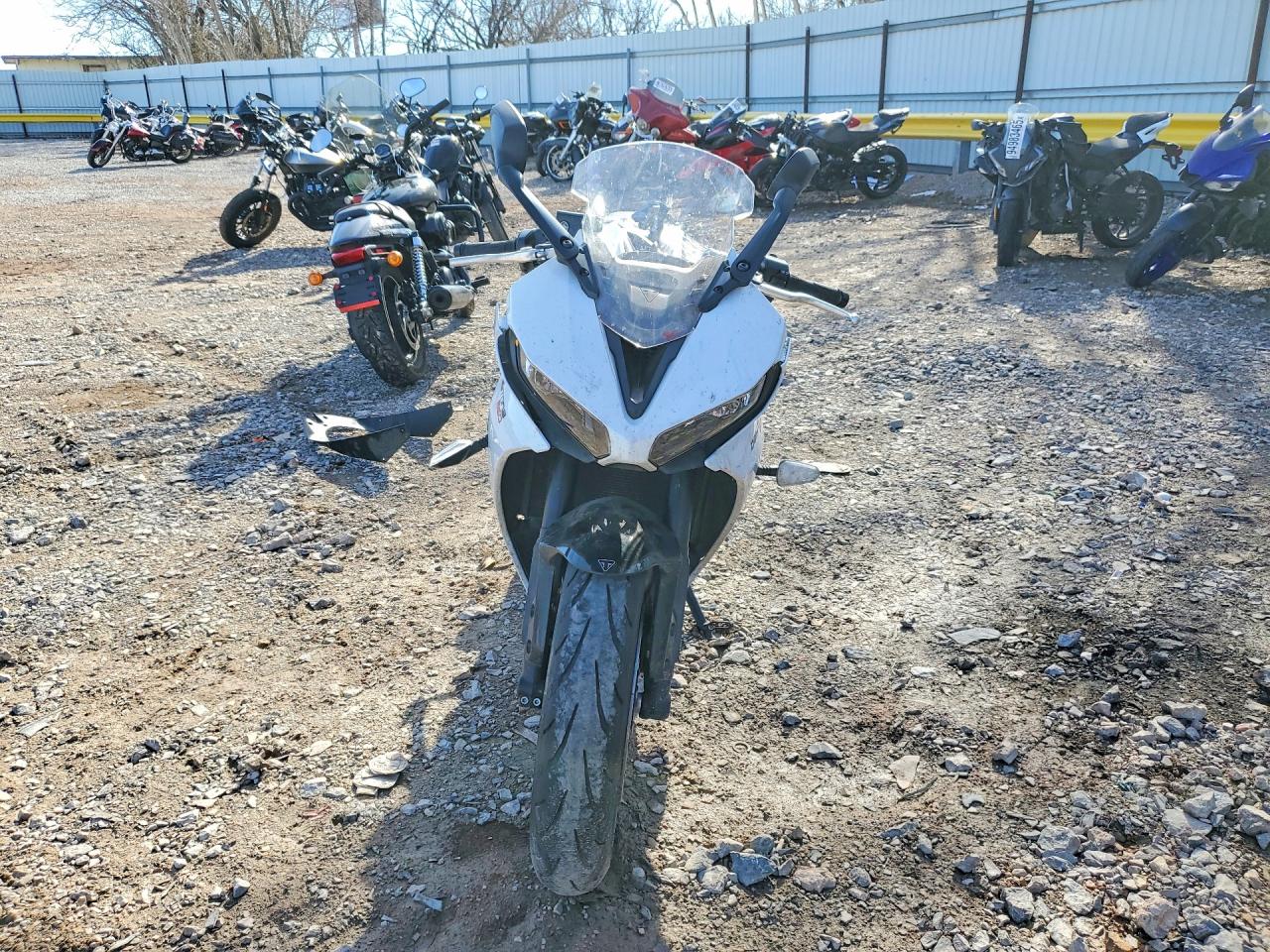 2025 TRIUMPH Daytona 66 VIN SMTL23UF7STCA0186 photo 2