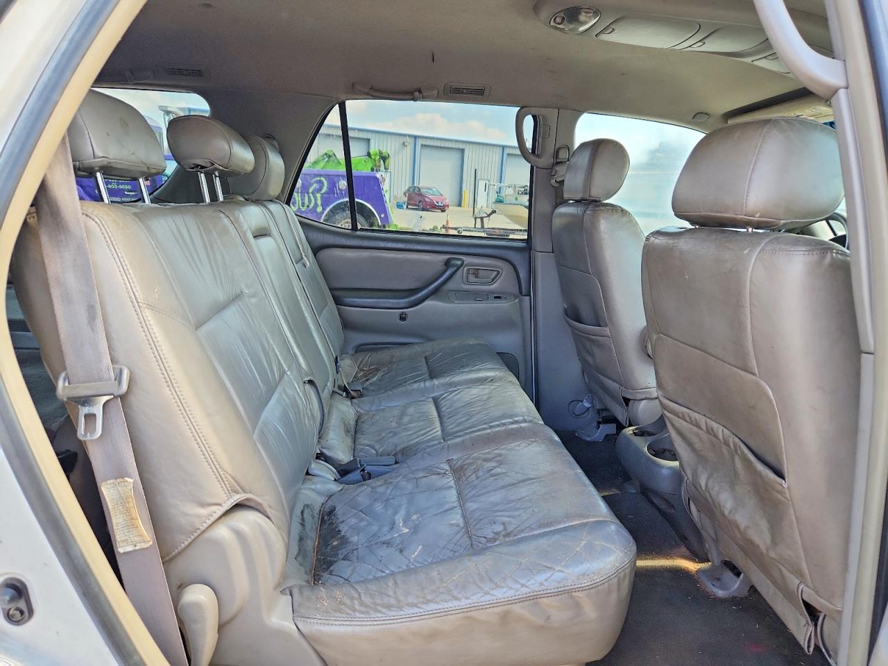 2004 Toyota Sequoia VIN 5TDZT34A04S232877 photo 10