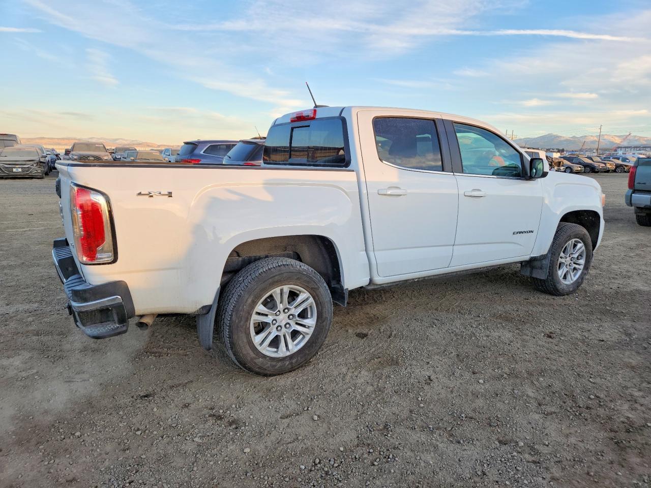 2019 GMC Canyon VIN 1GTG6CENXK1142761 photo 3