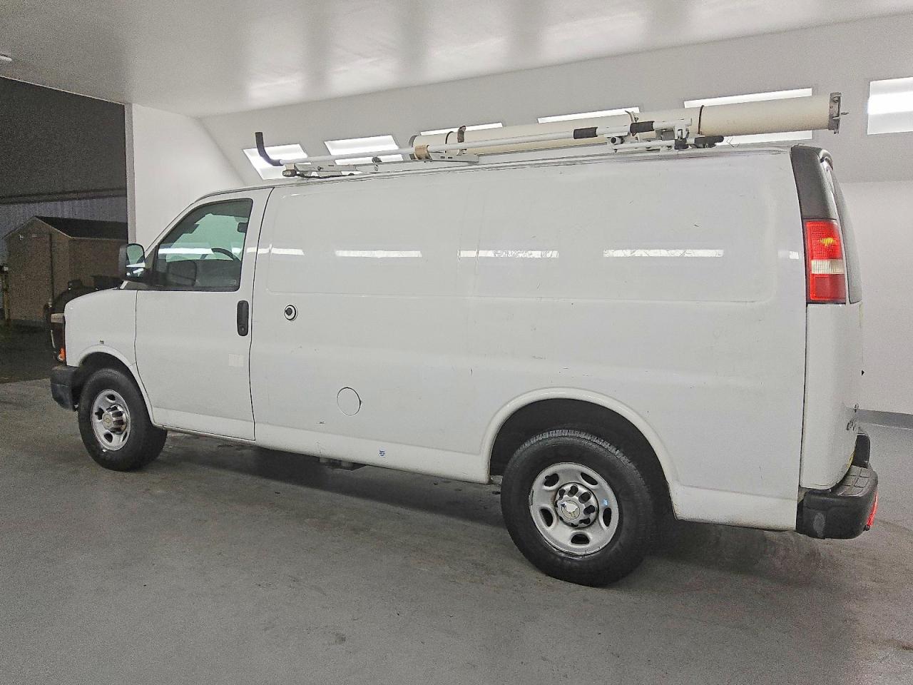 2013 CHEV Express VIN 1GCWGFCB1D1902405 photo 2