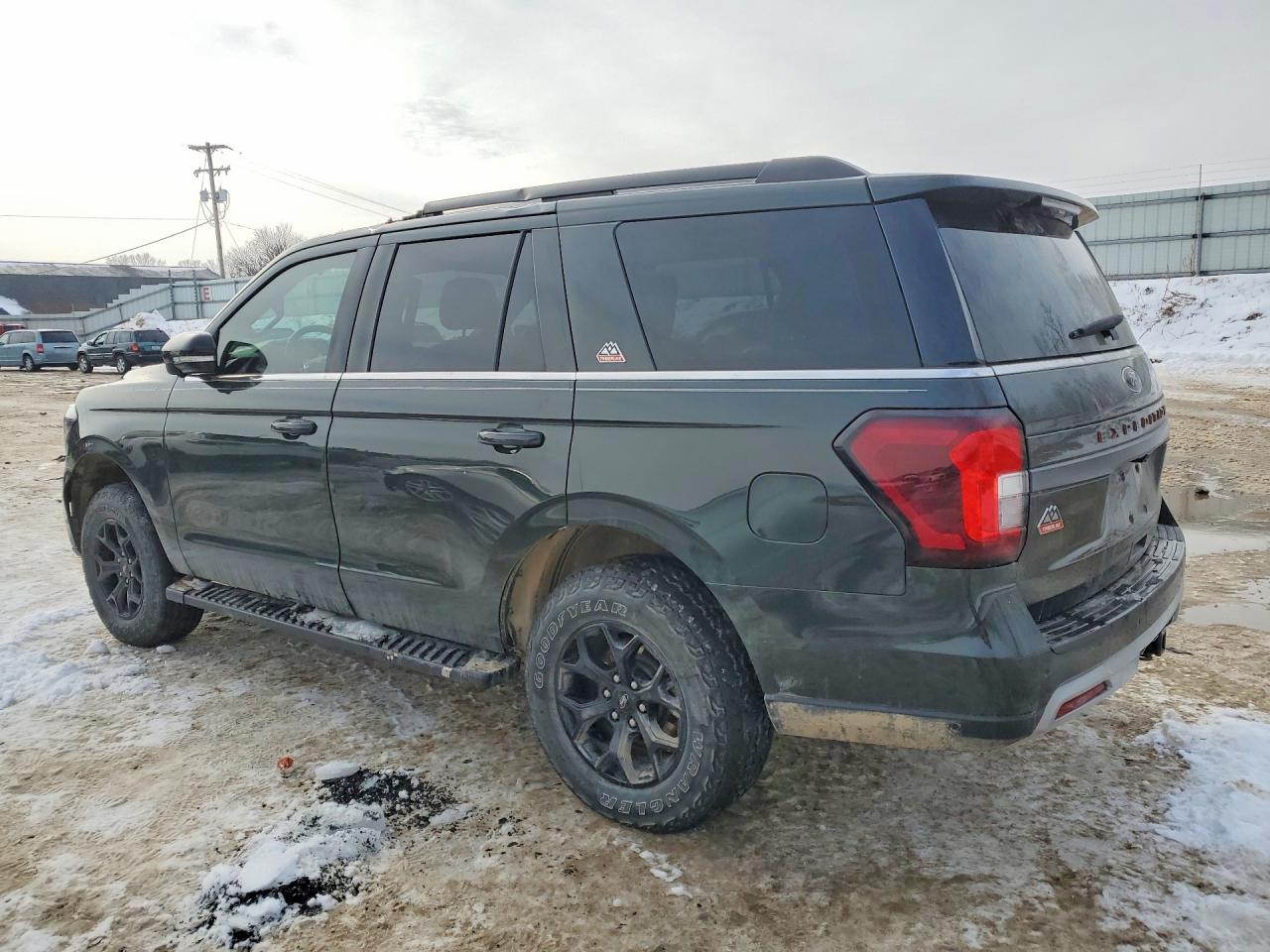 2022 Ford Expedition VIN 1FMJU1RT3NEA24150 photo 2