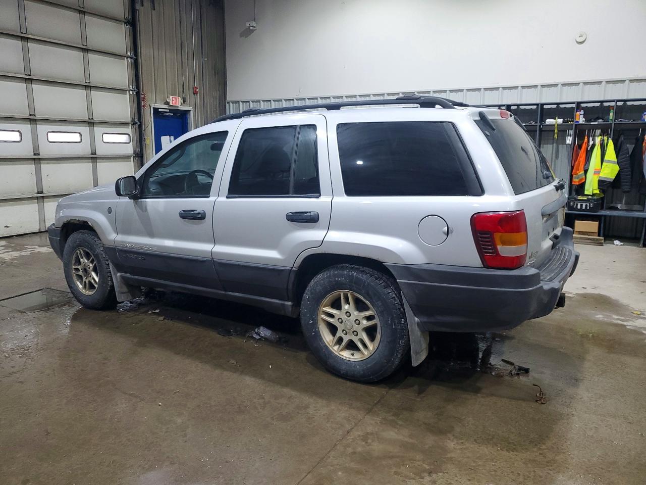 2004 Jeep Cherokee VIN 1J4GW48S14C262571 photo 2