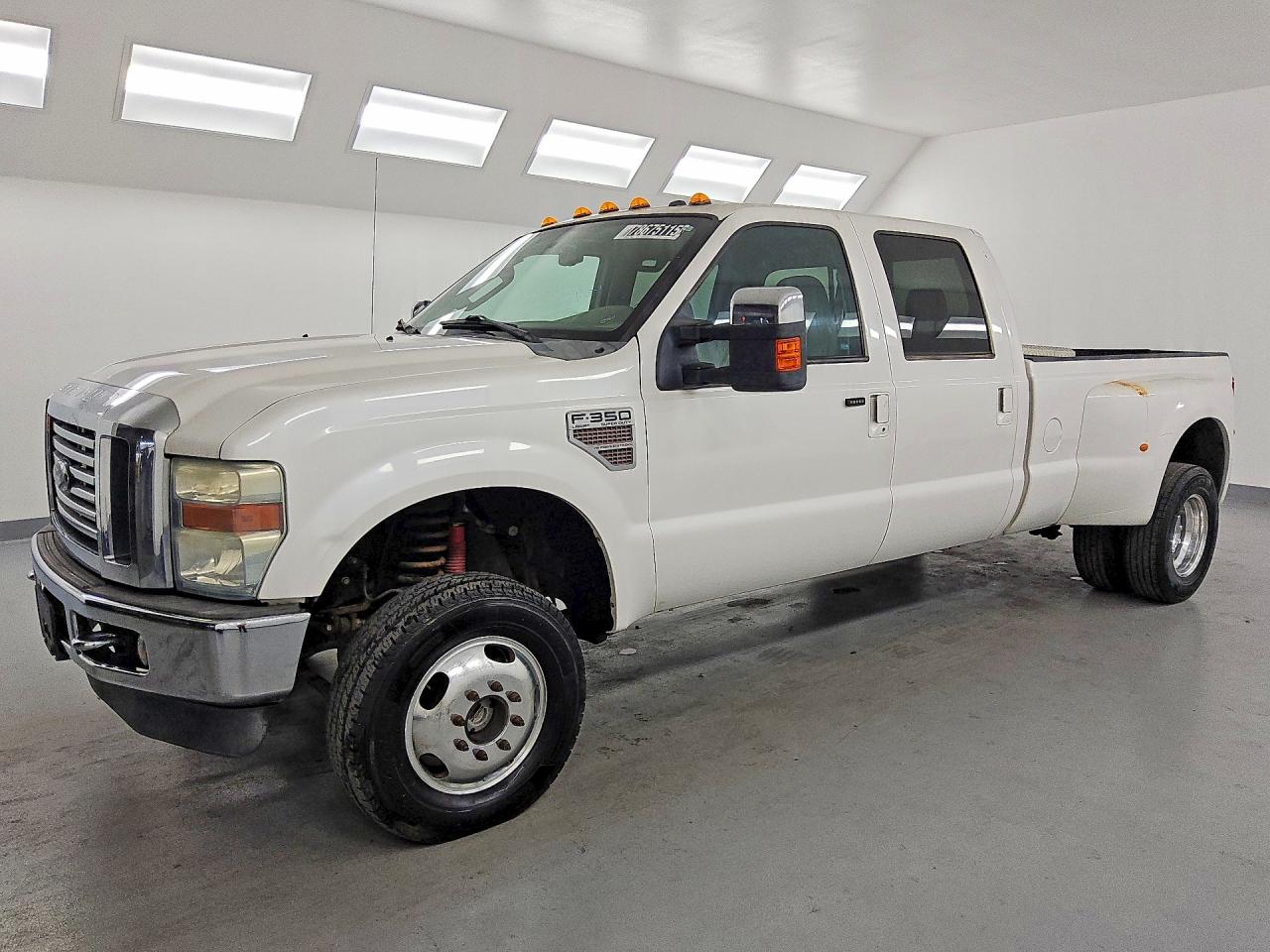 2010 Ford F350 VIN 1FTWW3DR8AEB28848 photo 1