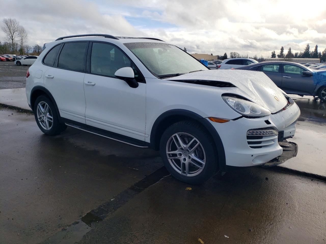 2012 Porsche Cayenne VIN WP1AA2A27CLA10930 photo 4