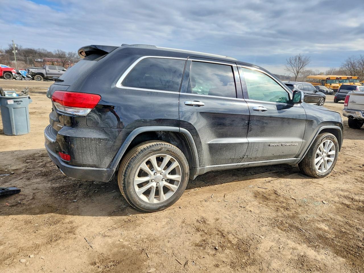 2017 Jeep Grand cher VIN 1C4RJEBG7HC712432 photo 3