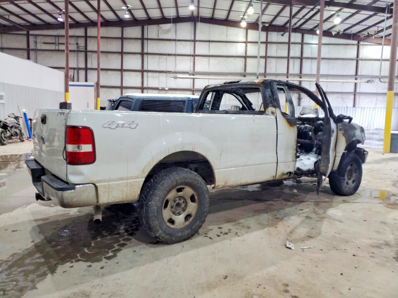 2004 Ford All models VIN 1FTVF14584NB81230 photo 3
