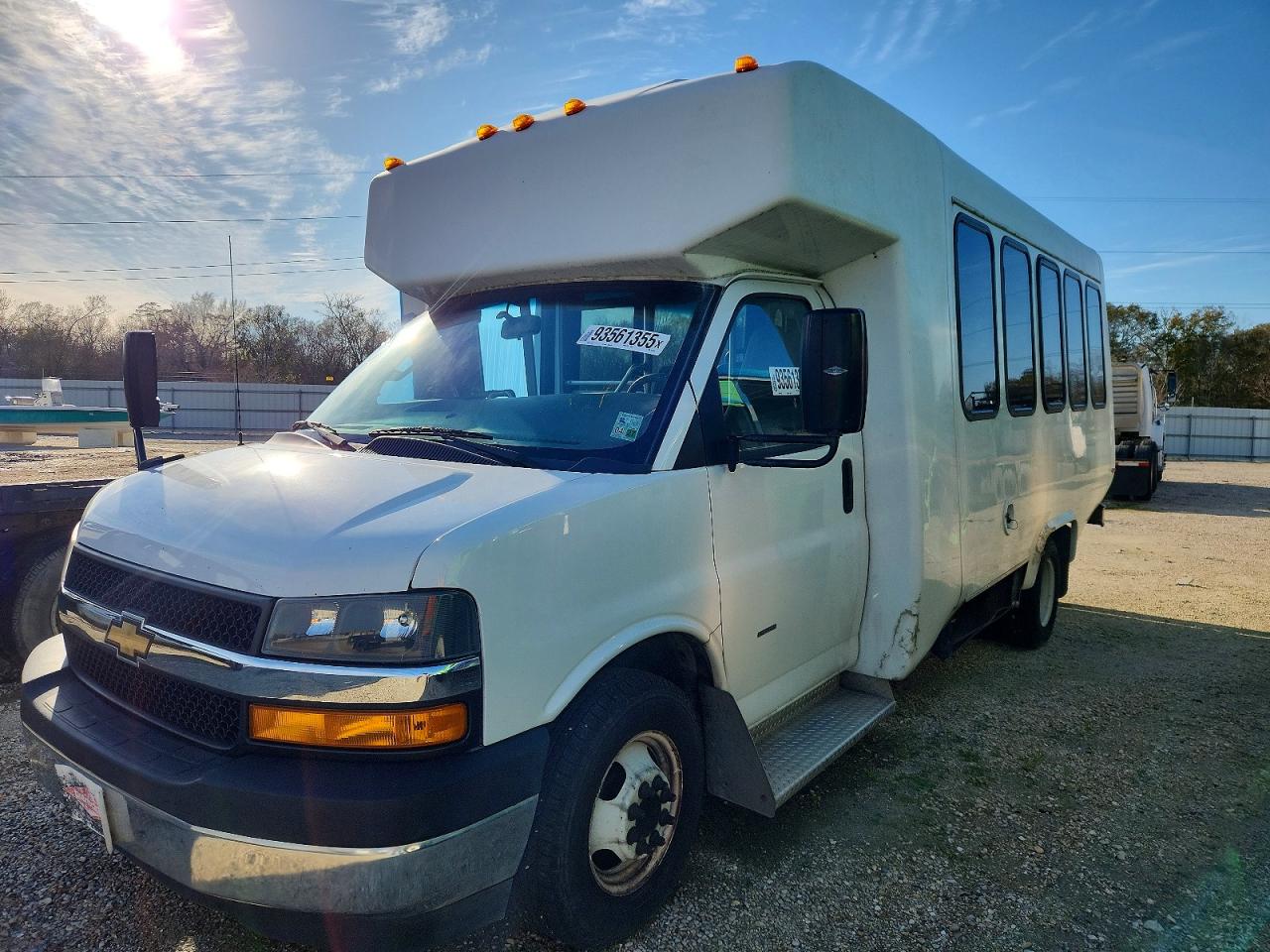 2021 Chevrolet Express VIN 1HA3GSBG0LN012358 photo 2