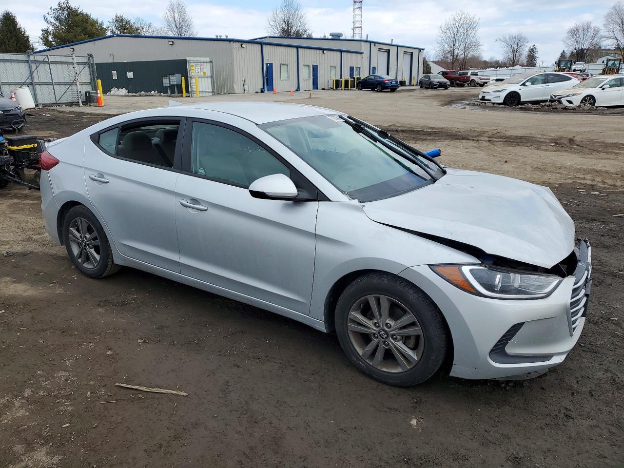 2018 Hyundai Elantra VIN 5NPD84LF3JH303814 photo 4