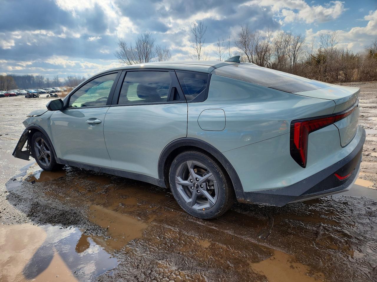 2025 Kia All other VIN 3KPFT4DE4SE042860 photo 2