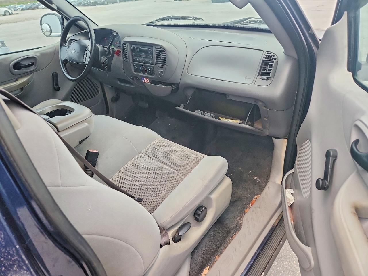 2003 Ford F150 VIN 1FTRX17203NB60788 photo 8