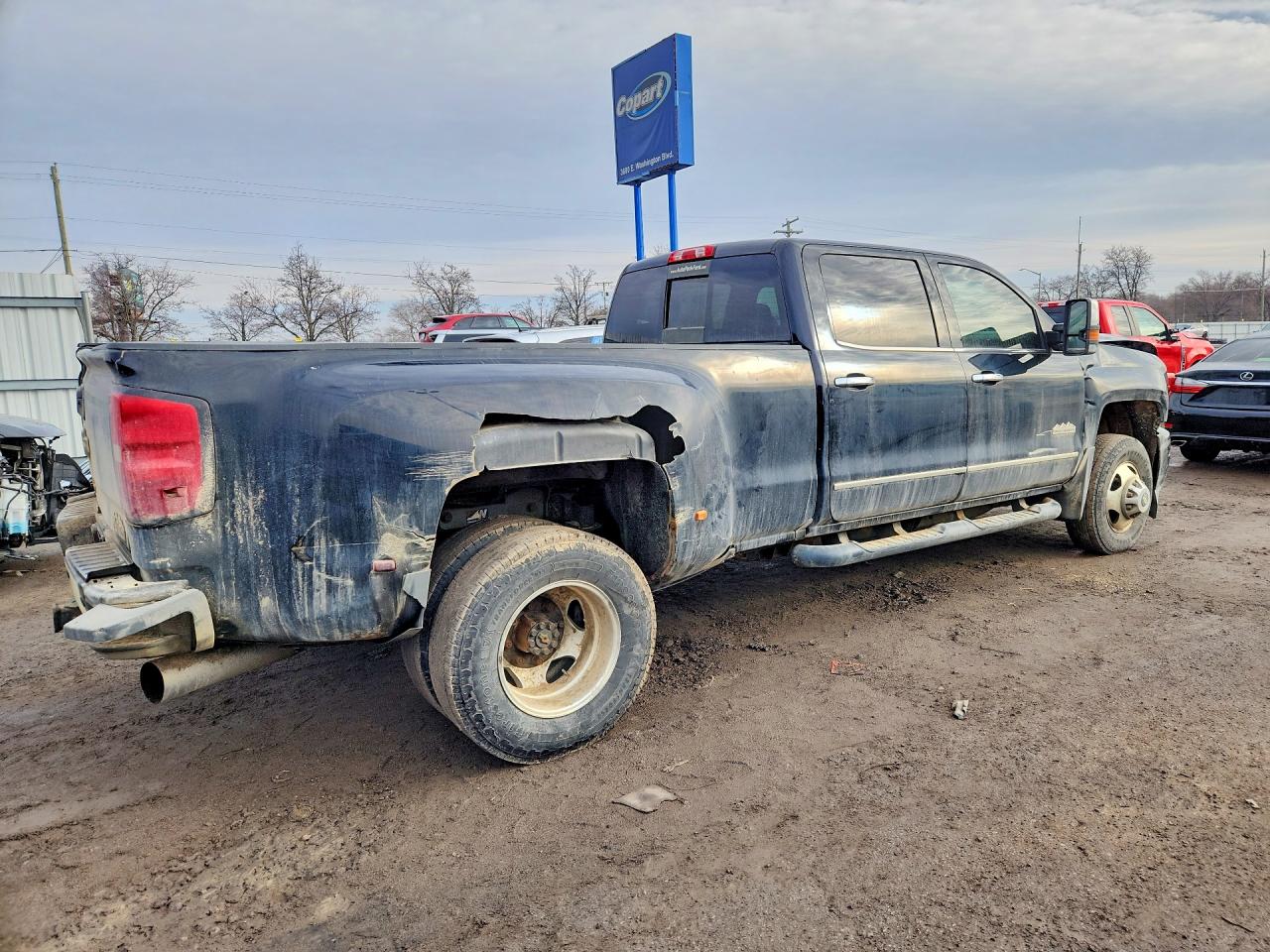 2019 Chevrolet All models VIN 1GC4KYEYXKF250564 photo 3
