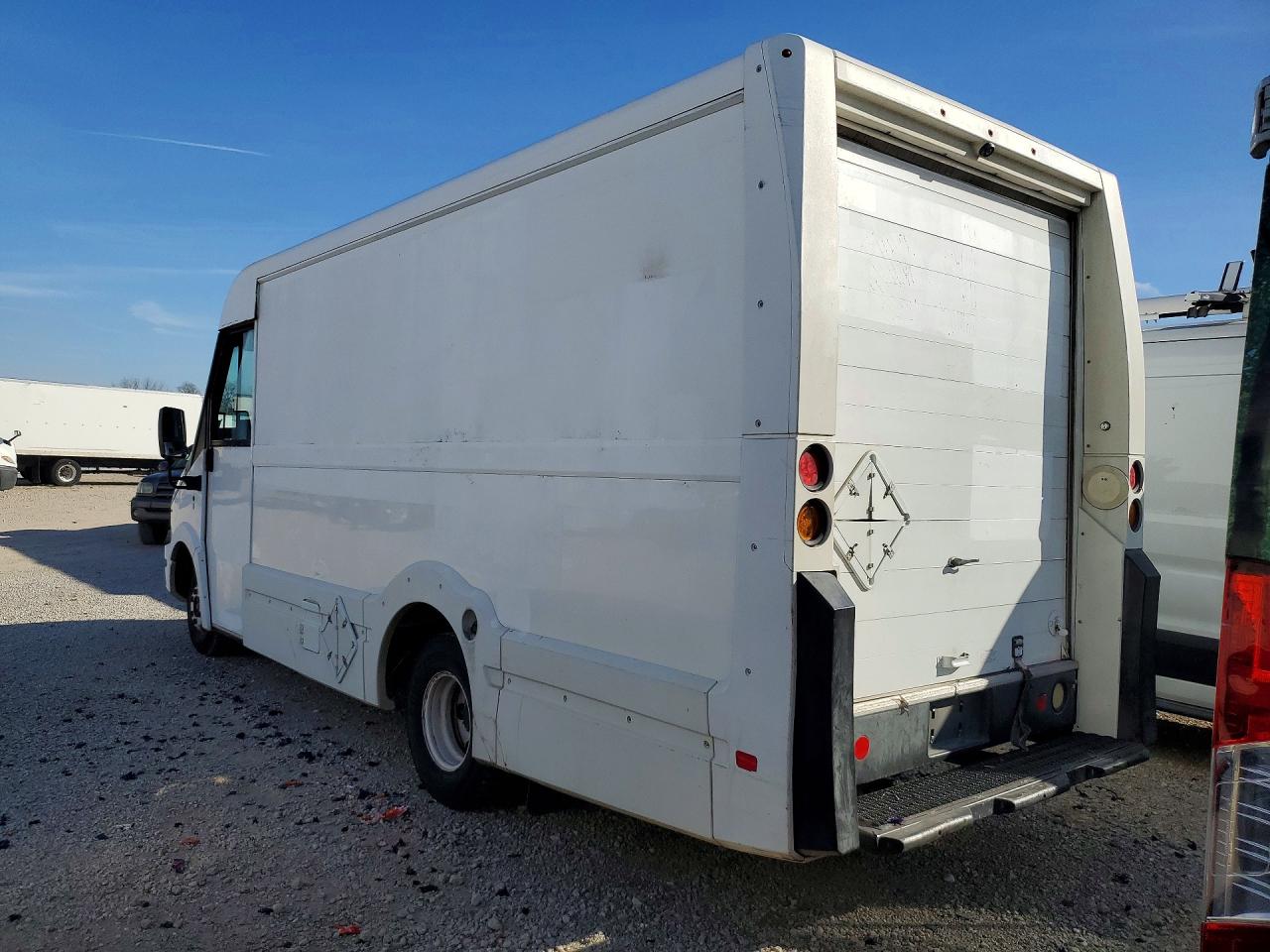 2016 Isuzu Npr VIN JALB4T179G7W00333 photo 2