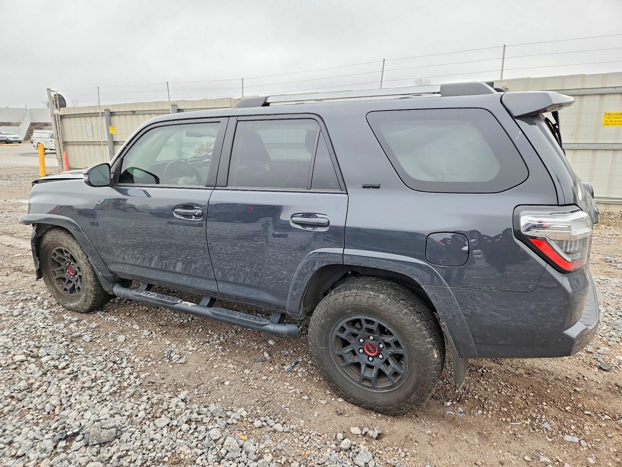 2024 Toyota 4runner VIN JTENU5JRXR6297871 photo 2